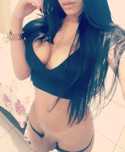 Travesti Bia feminina 28 anos no Funchal 24h 911089388 44